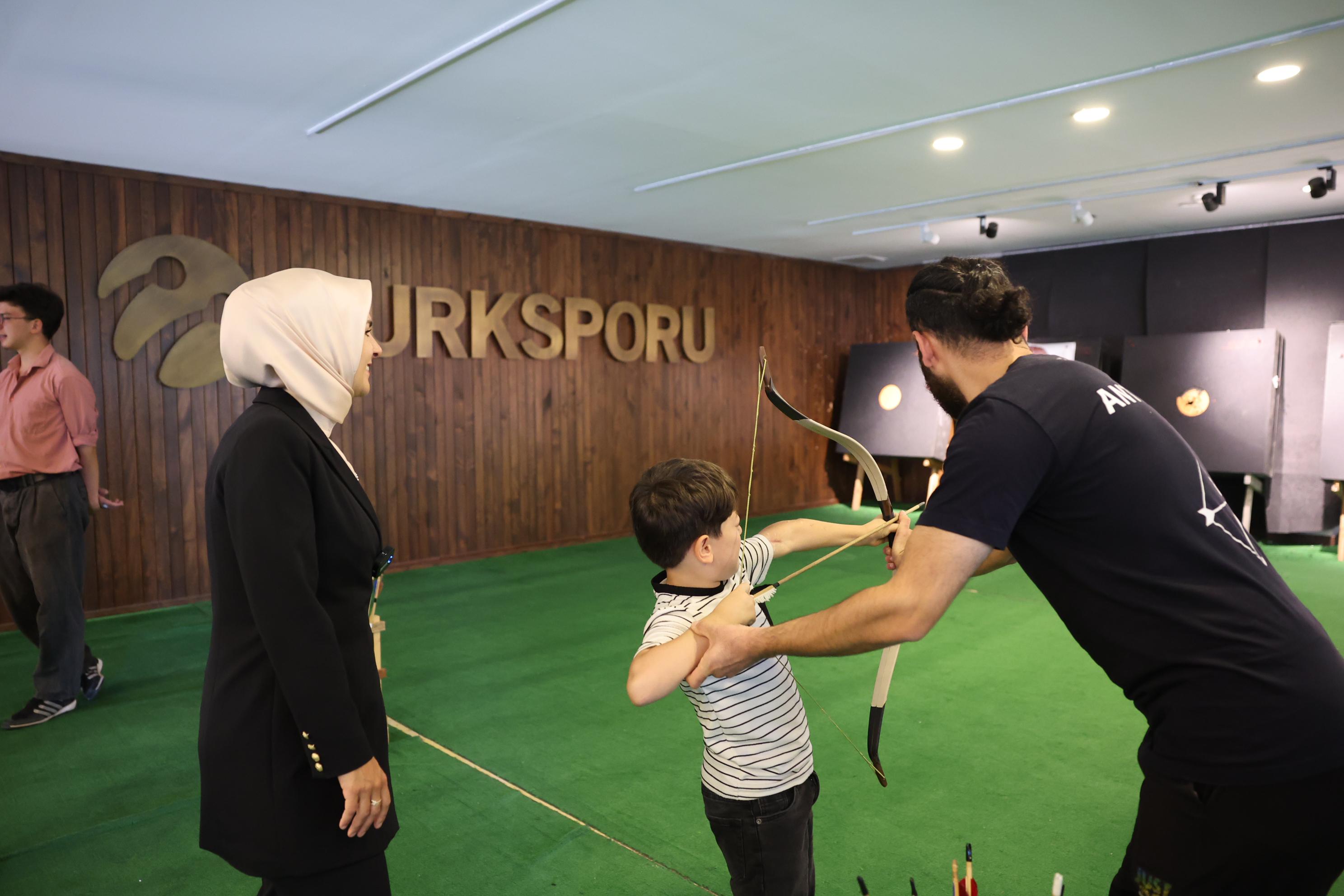 Bakanımız Mahinur Özdemir Göktaş Filistinli çocuklarla bir araya geldi