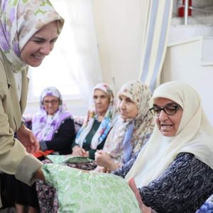 Bakanımız sayın Mahinur Özdemir Göktaş İl Müdürlüğümüze bağlı Aymelek Derneği Gündüzlü Yaşlı Bakım Merkezini ziyaret etti. - fotoğraf 5