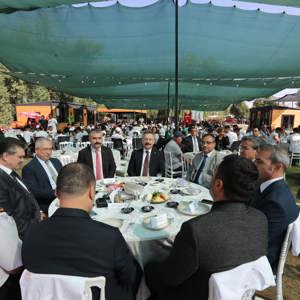 "Türkiye Yüzyılı Kardeşlik Turnuvası" Kupa ve Madalya Töreniyle sona erdi. - fotoğraf 2