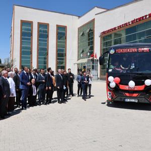 Bakanımız Göktaş Yüksekova Spor Kulübü Kadın Futbol Takımı Otobüs Teslim Töreni’ne Katıldı - fotoğraf 14