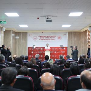 Bakanımız Göktaş Yüksekova Spor Kulübü Kadın Futbol Takımı Otobüs Teslim Töreni’ne Katıldı - fotoğraf 7