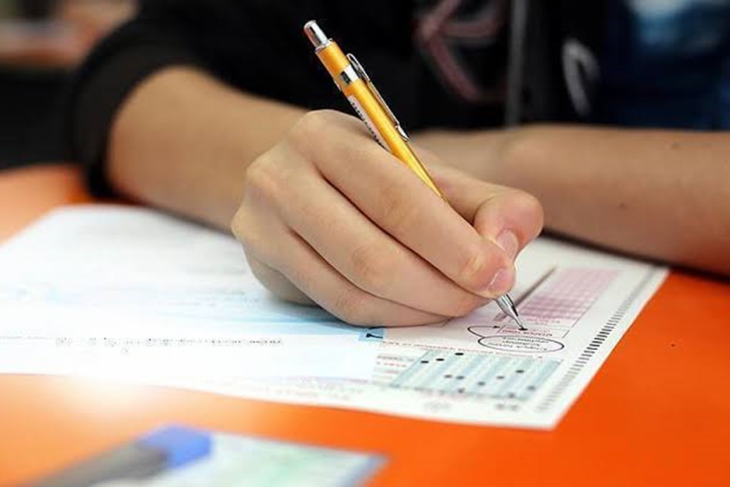 Devlet himayesindeki gençlerin YKS başarısı