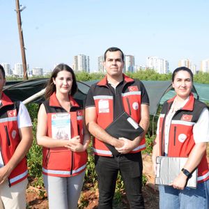 Ekiplerimiz tarafından #ÇocuklarGüvendeProgramı kapsamında, yeni eğitim öğretim dönemi öncesi mevsimlik işçilerin çocuklarının eğitimlerine ilişkin saha çalışmasına başlandı.  - fotoğraf 2