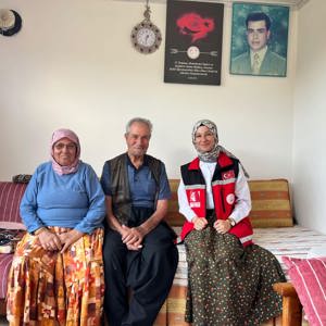 #ErdemliSHM, devletimizin bekâsı uğruna canını feda eden Aziz Şehitlerimizin bizlere emaneti kıymetli ailelerini ve kahraman Gazilerimizi ziyaret etti.         - fotoğraf 3