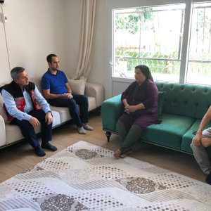 İl Müdürümüz Naci YILMAZ,2020 yılında Ağrı hudut hattında görevi başındayken şehit olan P. Uzm. Çvş. İdris ŞAHİN'in bizlere emaneti kıymetli ailesini ziyaret etti. Şehidimize Allah'tan rahmet ailesine sabırlar diliyoruz.  - fotoğraf 2