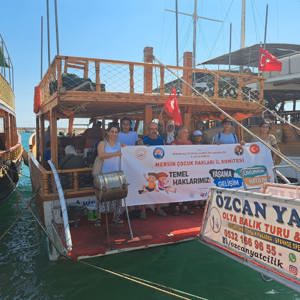Mersin İl #ÇocukHakları Komitesi çocuklarımızla kıymetli yetişkinlerimiz "Dede-Torun Buluşmaları'' kapsamında, Cennet Cehennem Mağarası,Silifke ve Kız Kalesi,Taşucu Yat Limanı'' gezilerinde bir araya gelerek keyifli bir gün geçirdiler. - fotoğraf 1