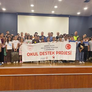 Sosyal Hizmet Merkezlerimiz Okul Destek Projesinden hizmet alan 50 çocuğumuza Karayolları Trafik Güvenliği Eylem Planı kapsamında,  trafikte görünür olmanın önemi anlatık. Çocuklarımızın güvenliği için çalışmaya devam ediyoruz. - fotoğraf 3