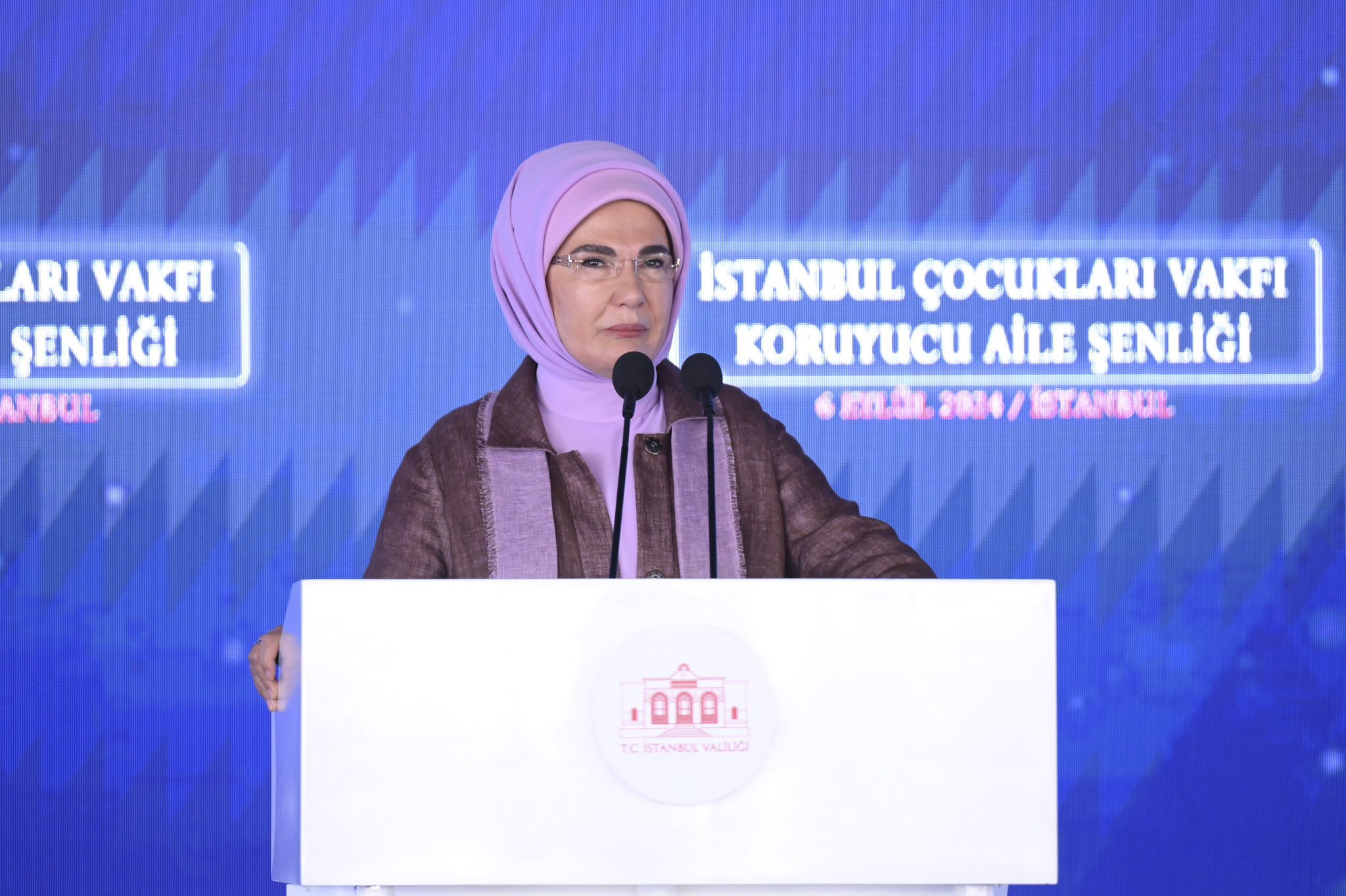 Sayın Emine Erdoğan Hanımefendi ve Bakanımız Sayın Mahinur Özdemir Göktaş İstanbul Vakfı Koruyucu Aile Şenliğinde Koruyucu Ailelerle Buluştu. - fotoğraf 1