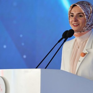 Emine Erdoğan Hanımefendi ve Bakanımız Mahinur Özdemir Göktaş Koruyucu Aileler ile Şenlikte Buluştu. - fotoğraf 2