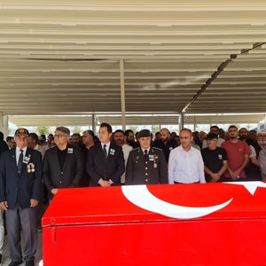 Kahraman Kıbrıs Gazimiz Cemal Çaytarla Son Yolculuğuna Uğurlandı - fotoğraf 1