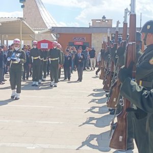 Kahraman Kıbrıs Gazimiz Cemal Çaytarla Son Yolculuğuna Uğurlandı - fotoğraf 2