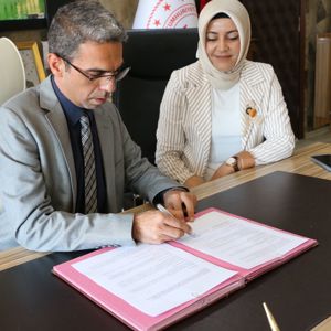 Müdürlüğümüz ve Şanlıurfa KADEM İle Kadınlarımıza Yönelik Verilecek Eğitimler Kapsamında Protokol İmzaladık. - fotoğraf 2