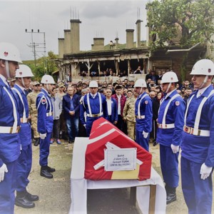 Şehit Jandarma Komando Uzman Çavuş İsmail TÜRK Son Yolculuğuna Uğurlandı - fotoğraf 1