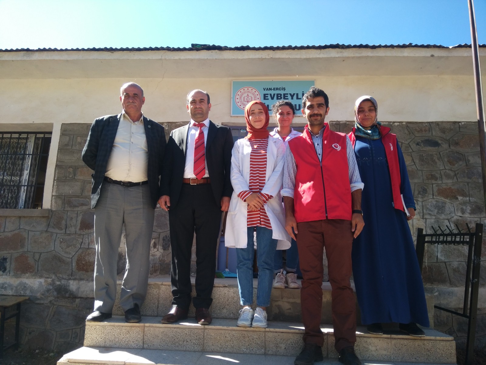 Erciş SHM’den Köy okullarına Destek