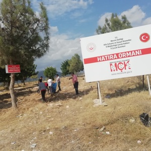 COCUKLARIMIZ DUNYA COCUK GUNUNDE "SIFIR ATIK PROJESI " NE DIKKAT CEKMEK ICIN ORMANI TEMIZLEDILER - fotoğraf 1