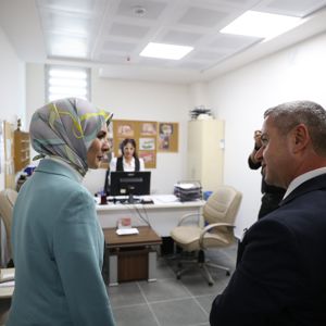 Bakanımız Mahinur Özdemir Göktaş Mersin’de Toroslar Çocuk Evleri Sitesi Hizmet Binası'nın Açılışını Yaptı - fotoğraf 22