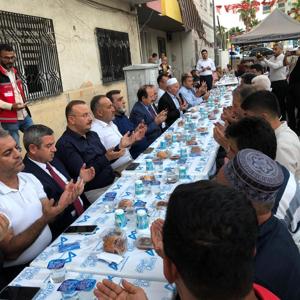 Valimiz Sn. Ali Hamza PEHLİVAN ve İl Müdürümüz Naci YILMAZ, Pençe Kilit Operasyonunda girdiği çatışmada Şahit olan P.Uzm.Çvş.Harun YILDIRIM 'ın sene-i devriye Mevlidine katılım göstererek Aziz Şehidimizi dualarla andılar. - fotoğraf 2