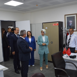 Sn. Bakanımız Mahinur ÖZDEMİR GÖKTAŞ, İl Müdürlüğü Yeni Hizmet Binası ve Toroslar Çocuk Evleri Sitesi açılışını gerçekleştirdi. - fotoğraf 5