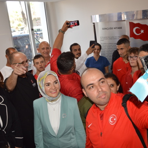 Sn. Bakanımız Mahinur ÖZDEMİR GÖKTAŞ, sporun engel tanımadığının en büyük kanıtı milli sporcularımızla bir araya gelerek başarı dileklerini iletti. - fotoğraf 3