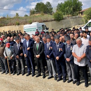 Kıbrıs Gazimiz Abdullah Yılmazoğlu Askeri Törenle Ebediyete Uğurlandı - fotoğraf 3