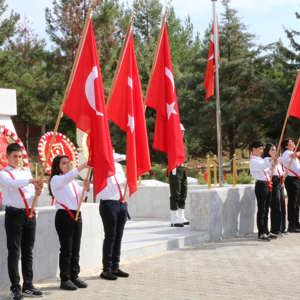 19 Eylül Gaziler Günü Etkinlikleri Kapsamında  Müdürlüğümüz Koordinasyonunda Düzenlenen Çelenk Sunma Törenine Katıldık. - fotoğraf 1