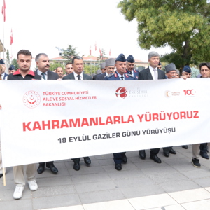 Kahramanlarla Yürüyoruz - fotoğraf 1