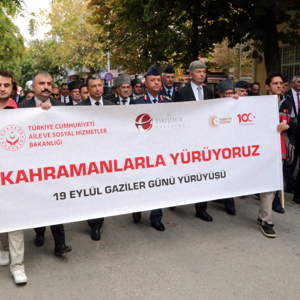 Kahramanlarla Yürüyoruz - fotoğraf 3