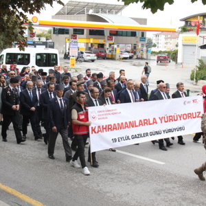 KAHRAMANLARLA YÜRÜYORUZ - fotoğraf 2
