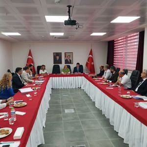 Çocuk Hizmetleri Genel Müdürümüz Sn.Ayşegül YILDIRIM KARA başkanlığında Çocuk Hizmetleri Birimi ve Sosyal Hizmet Merkezi müdürlerinin katılımıyla toplantı gerçekleştirilmiştir. - fotoğraf 1