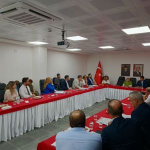 Çocuk Hizmetleri Genel Müdürümüz Sn.Ayşegül YILDIRIM KARA başkanlığında Çocuk Hizmetleri Birimi ve Sosyal Hizmet Merkezi müdürlerinin katılımıyla toplantı gerçekleştirilmiştir. - fotoğraf 2
