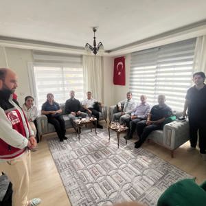 19 Eylül Gaziler Günü münasebetiyle #YenişehirSHM, İlçe Kaymakamı Nevzat ŞENGÖK ile Gazi Polis Memuru Mehmet SARAÇOĞLU ve Gazi Piyade Uzm Çvş Cuma Ali BAL ziyaret edildi. - fotoğraf 1