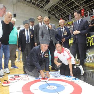 19 Eylül #GazilerGünü kapsamında İl Müdürlüğümüz, Gençlik ve Spor İl Müdürlüğü işbirliği ile gerçekleştirilen ”Kahramanlar Sahada Kalbimiz Onlarla” etkinlikte Kıymetli Gazilerimizle bir araya geldik. - fotoğraf 3