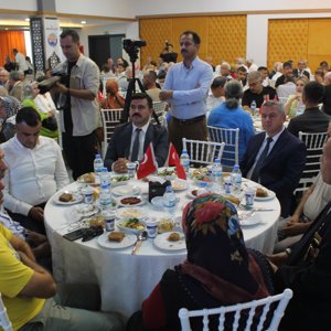 Valiliğimizin ev sahipliğinde, Gazilerimiz ve Şehit ailelerimiz onuruna yemek programı düzenlendi. - fotoğraf 3