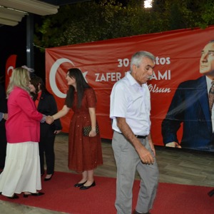 İl Müdürümüz Sayın Çiğdem AÇIKYILDIZ KAZEL, 30 Ağustos Zafer Bayramı kutlamalarına katıldı. - fotoğraf 7