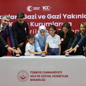 Bakanımız Göktaş: "Bugün yapacağımız atamalarla birlikte 50 bin 630 şehit ve gazi yakınlarımızın, gazilerimizin kamuda istihdamını sağladık - fotoğraf 1