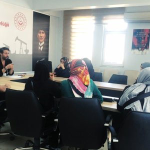 İl Müdürlüğümüze bağlı Batman Sosyal Hizmet Merkezi Eğitim ve Danışmanlık Birimi tarafından Bakanlığımızın Hizmet Modellerinden faydalanan ailelere "Evlilik Öncesi Eğitim" eğitimi  - fotoğraf 2