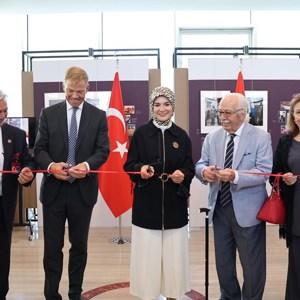 Aile ve Sosyal Hizmetler Bakanımız Göktaş, Türk Kadın Öncüleri sergisini açtı - fotoğraf 1