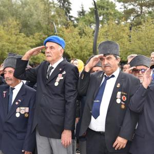 Kahramanlarımızla Birlikte Türkiye Yüzyılı'nda Emin Adımlarla Yürüyoruz - fotoğraf 3