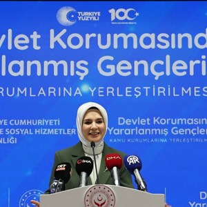  Aile ve Sosyal Hizmetler Bakanımız Göktaş, Devlet Korumasından Yararlanmış Gençlerin Kamu Kurumlarına Yerleştirilmesi Töreni'ne katıldı - fotoğraf 1