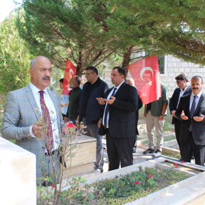 19 Eylül Gaziler  Günü'nde  Aziz Şehitlerimiz ve ebediyete intikal eden Gazilerimiz mezarları başında anıldı. - fotoğraf 4