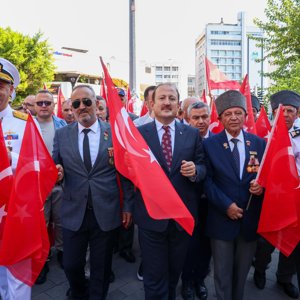 Mersin Valiliği ve Bakanlığımız himayelerinde 81 İlde eş zamanlı olarak düzenlenen 19 Eylül #GazilerGünü Gurur Yürüyüşü’nde bir aradaydık. 103. yıl dönümünde, kahraman Gazilerimizin gününü içten en iyi dileklerimizle kutluyoruz. - fotoğraf 1