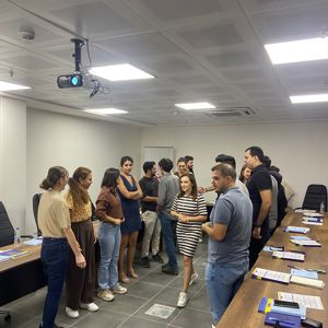 Türkiye'de Çocuk Haklarının Desteklenmesi için Teknik Yardım kapsamında 4.bileşen"Hassas Koşullar Altındaki Çocuklar"olarak adlandırılmıştır.Alanda çalışan Mobil Ekip çalışanlarına yönelik #PsikososyalDestekEğiticiEğitimi nin ilk günü başladı. - fotoğraf 1