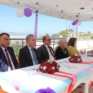 SÜMER EZGÜDEN HUZUREVİ SAKİNLERİMİZE MORAL KONSERİ - fotoğraf 1