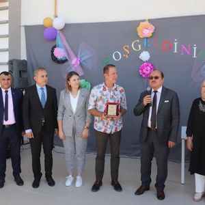 SÜMER EZGÜDEN HUZUREVİ SAKİNLERİMİZE MORAL KONSERİ - fotoğraf 2