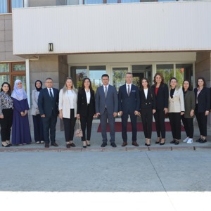 Cumhuriyet Başsavcısı Sayın Akın ÇETİN, Adli Yargı Adalet Komisyonu Başkanı Sayın İsmail SEZGİN ve beraberindeki heyet kuruluşlarımızda kalan çocuklarımızı ziyaret etti. - fotoğraf 1