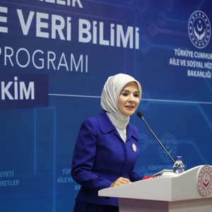 Aile ve Sosyal Hizmetler Bakanımız Göktaş, Kadınlara Yönelik Yapay Zeka ve Veri Bilimi Geliştirme Programı'nda konuştu - fotoğraf 1