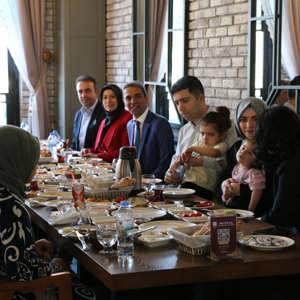 Kızlarımız İle Kahvaltıda Buluştuk. - fotoğraf 2