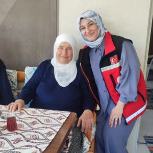 #ErdemliSHM, devletimizin bekâsı uğruna canını feda eden Aziz Şehitlerimizin bizlere emaneti kıymetli ailelerini ve kahraman Gazilerimizi ziyaret etti.           - fotoğraf 1