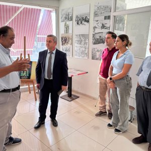 İl Müdürümüz Naci YILMAZ, Mersin Romanlar ve Müzisyenler Derneği’nde Roman kökenli vatandaşlarımızla bir araya geldi.  - fotoğraf 1