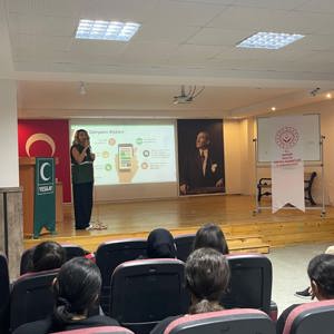 TBM Formatörmüz tarafından Mezitli Fatma Aliye Mesleki ve Teknik Anadolu Lisesi öğrencilerine ''Teknoloji Bağımlılığı,Güvenli Internet Kullanımı ve Siber Zorbalık'' konularında eğitim verildi. - fotoğraf 1